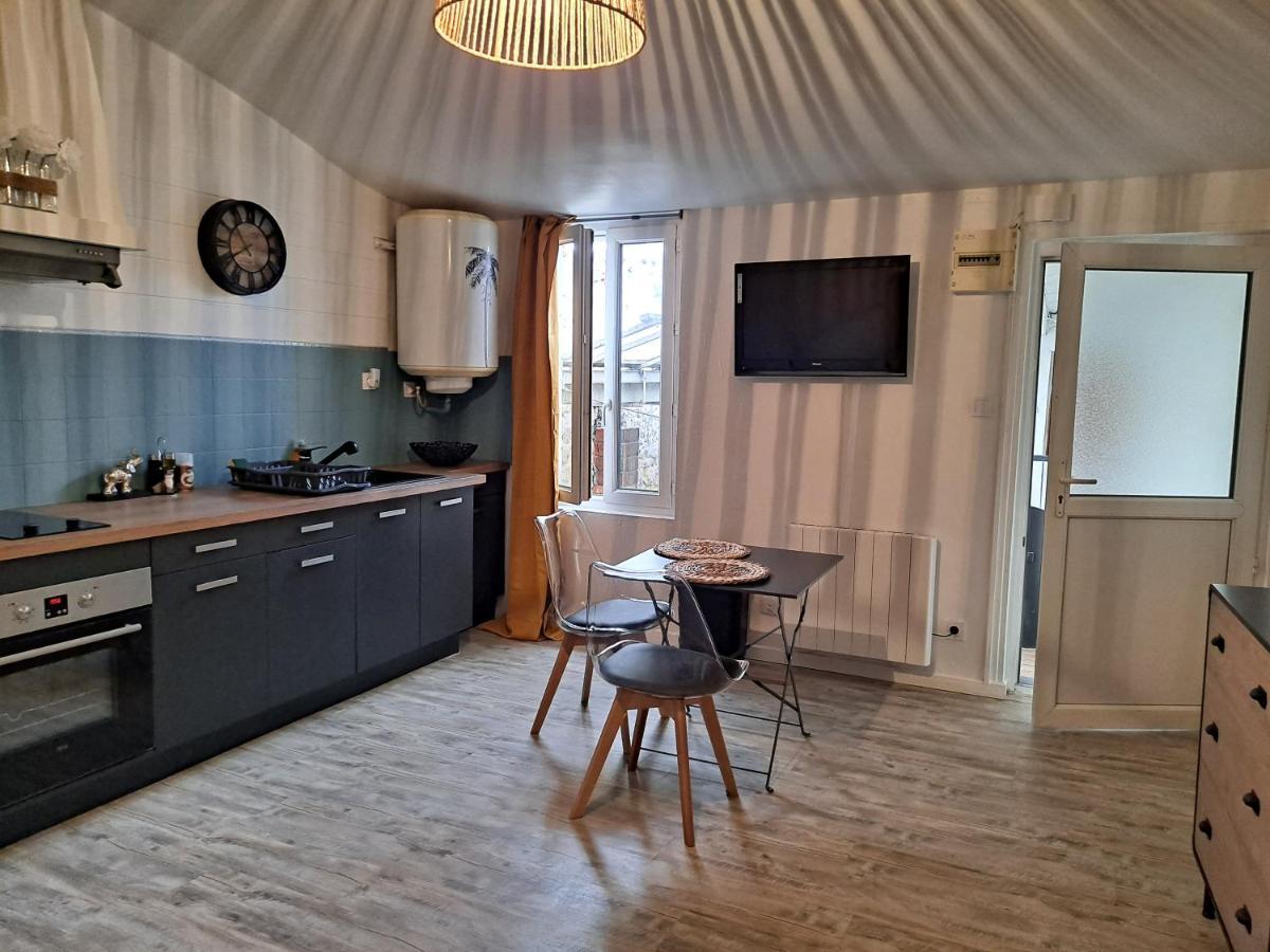 شقة روشفور  في Studio Renove Et Patio Pour Velo المظهر الخارجي الصورة